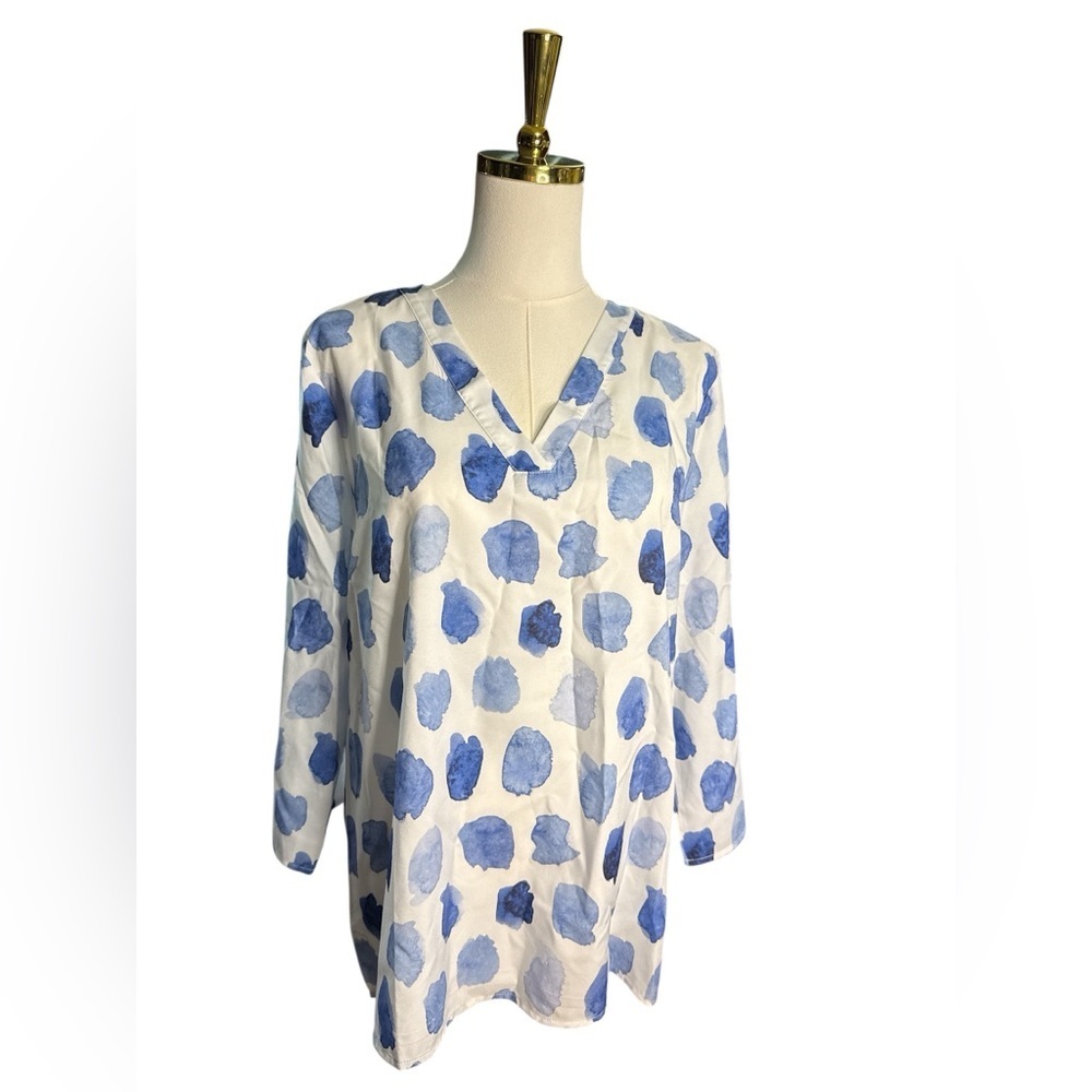 Made with Love White Short Sleeve Blouse Shades of Blue Watercolor Design Size M